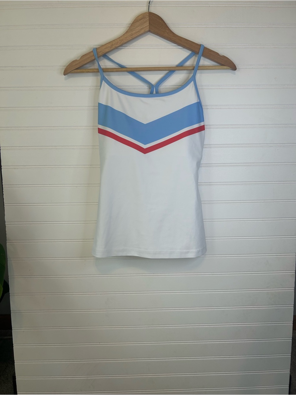 Smith & Quinn Billie Chevron Athletic Performance Tank Top White, L. Blue,  Red